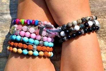 Bracelets | ब्रेसलेट्स